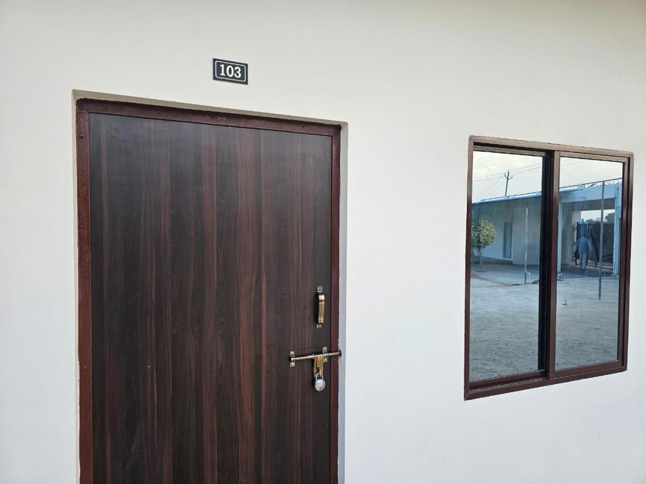 Govind Resort Mathura Esterno foto